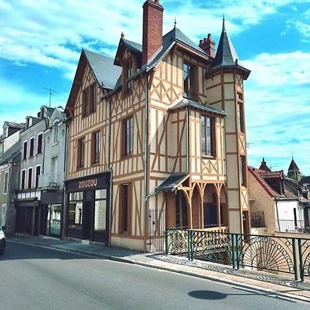 Logis Hotel La Maison A Pan De Bois Vierzon Buitenkant foto
