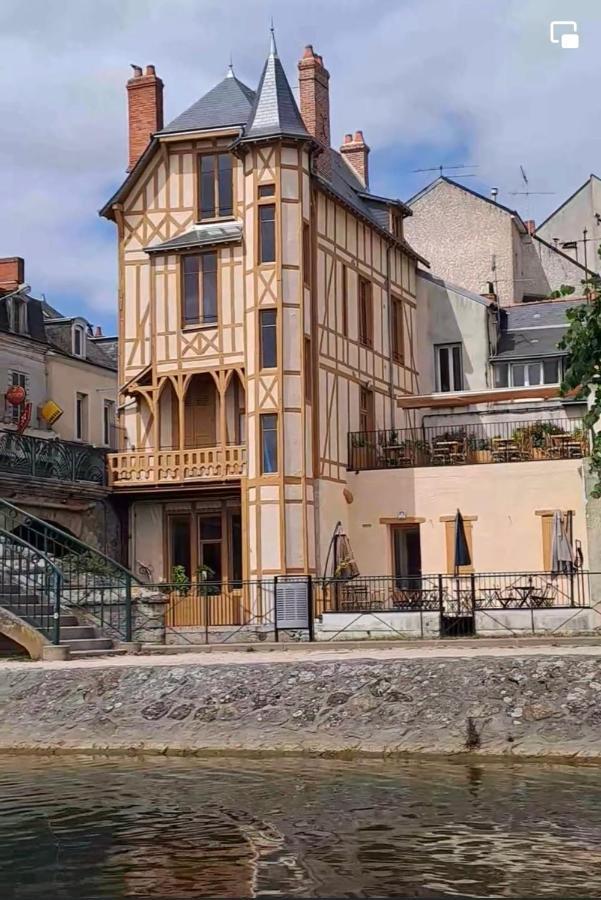 Logis Hotel La Maison A Pan De Bois Vierzon Buitenkant foto